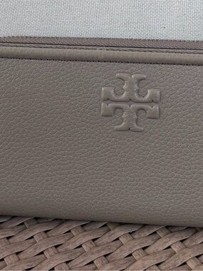 Tory Burch THEA MULTI-GUSSET Zip Continental Wallet French Gray / 036